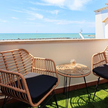 Coho Apartment Vista Mare Fiumicino Extérieur photo